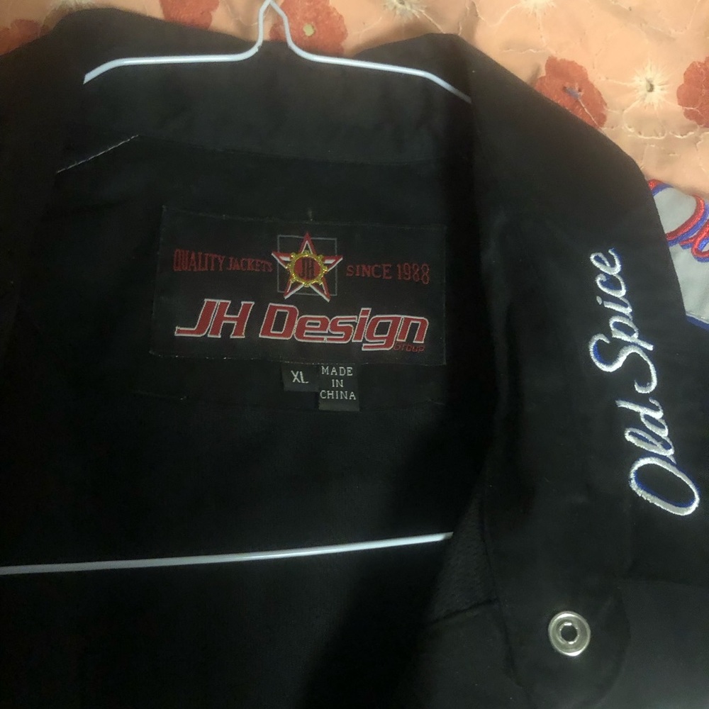 Be the coolest in the room with this OLD SPICE  racing shirt - Picture 2 of 6